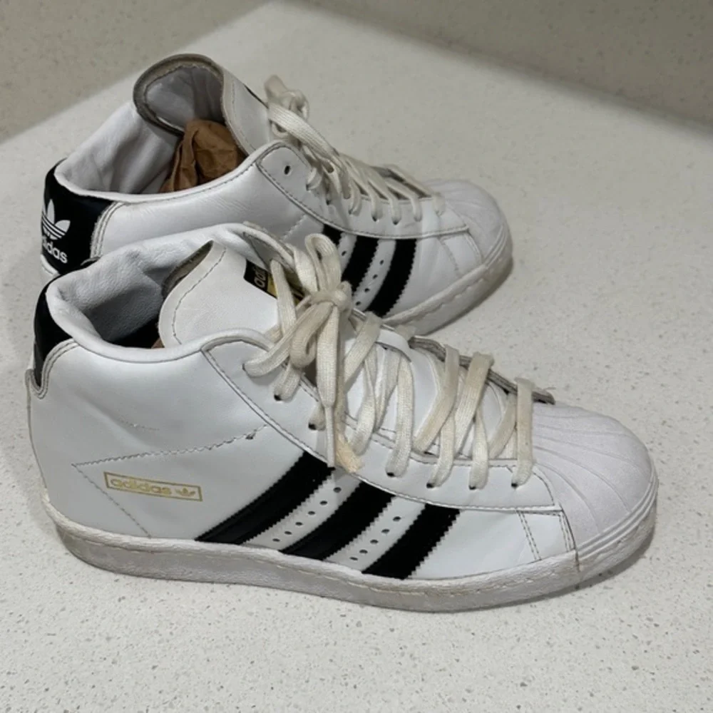 adidas la marque aux 3‎ bandes